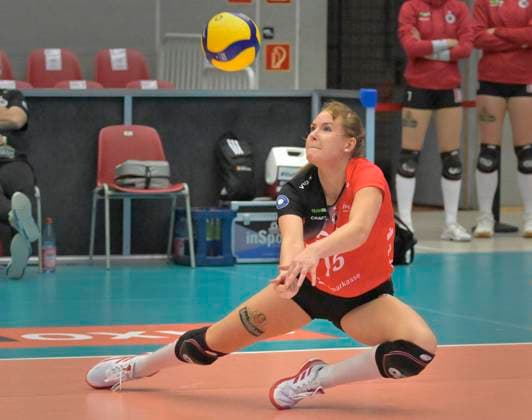 30.10.2024, Dresdens Marta Levinska bei der Annahme, Volleyball, 1. Bundesliga, Dresdner SC - VfB Suhl, honorarfrei für SZ und Produkte von saechsische.de, (c) Dresden