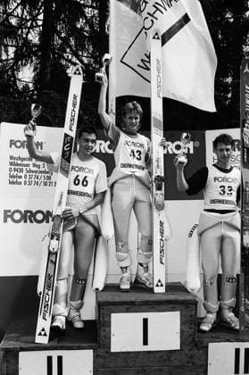 20.Erzgebirgs-Springer-Tounee 04.07.1993, Oberwiesenthal, Sprungschanze, Wintersport, Skispringen, 20. internationaler Foron Cup 1993, Erzgebirgs-Springertournee, Sommerskispringen auf der 90m Schanze, vl: Gerd Siegmund (WSV Oberhof 05) , Jens Weißflog, Rene Rosenbaum Chemnitz Sachsen BRD *** 20 Erzgebirgs Springer Tounee 04 07 1993, Oberwiesenthal, ski jumping hill, winter sports, ski jumping, 20 international Foron Cup 1993, Erzgebirgs Springertournee, summer ski jumping on the 90m hill, vl Gerd Siegmund WSV Oberhof 05 , Jens Weißflog, Rene Rosenbaum Chemnitz Sachsen BRD