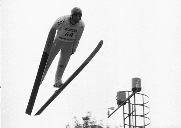 20.Erzgebirgs-Springer-Tounee 04.07.1993, Oberwiesenthal, Sprungschanze, Wintersport, Skispringen, 20. internationaler Foron Cup 1993, Erzgebirgs-Springertournee, Sommerskispringen auf der 90m Schanze, Andre Kiesewetter SCM Zella-Mehlis Chemnitz Sachsen BRD *** 20 Erzgebirgs Springer Tounee 04 07 1993, Oberwiesenthal, ski jumping hill, winter sports, ski jumping, 20 international Foron Cup 1993, Erzgebirgs Springertournee, summer ski jumping on the 90m hill, Andre Kiesewetter SCM Zella Mehlis Chemnitz Sachsen BRD