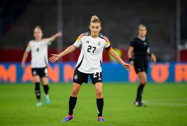 Lina MAGULL (GER) Gestik, Geste, Fussball Laenderspiel der Frauen, Deutschland (GER) - Australien (AUS) 1:2, am 28.10.2024 in Duisburg Deutschland. Â