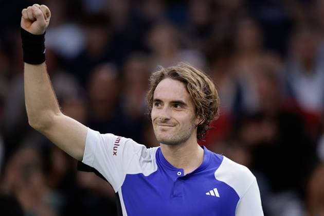 ROLEX PARIS MASTERS TENNIS 2024 Paris, 31.10.2024 Tennis Rolex Paris Masters 2024, Stefanos Tsitsipas - Francisco Cerundolo z v.l., Stefanos Tsitsipas jubelt Copyright: AntonioxBorga