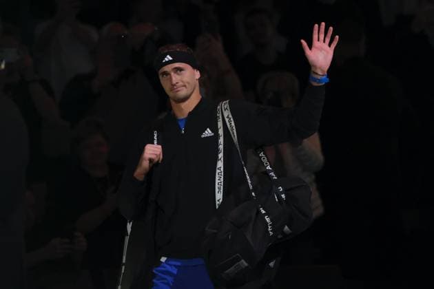 October 31, 2024, Paris, France: ALEXANDER ZVEREV (GER) returns the ball to ARTHUR FILS (FRA) during the round of sixteen of Rolex Paris Masters 1000 tournament at Paris Accor Arena Stadium in Paris France Paris France - ZUMAp119 20241031_zaf_p119_036 Copyright: xPierrexSteveninx