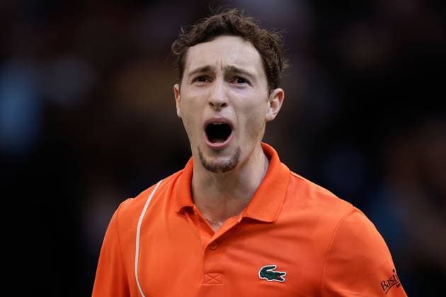ROLEX PARIS MASTERS TENNIS 2024 Paris, 31.10.2024 Tennis Rolex Paris Masters 2024, Ugo Humbert (FRA) - Carlos Alcaraz (SPA) v.l., Ugo Humbert (FRA) jubelt nach dem Sieg Copyright: AntonioxBorga