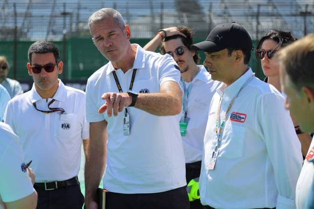 31.10.2024, Autodromo Jose Carlos Pace, Interlagos, FORMULA 1 LENOVO GRANDE PREMIO DE SAO PAULO 2024 , im Bild FIA Renndirektor Niels Wittich und Safety Car Fahrer Bernd Mayländer inspizieren die Rennstrecke von Interlagos. (Photo by Hasan Bratic DeFodi Images) not used in POL SRB CRO FRA GBR NED ITA USA Defodi-506_20241031_hbr_0026