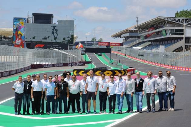 31.10.2024, Autodromo Jose Carlos Pace, Interlagos, FORMULA 1 LENOVO GRANDE PREMIO DE SAO PAULO 2024 , im Bild FIA Renndirektor Niels Wittich und Safety Car Fahrer Bernd Mayländer inspizieren die Rennstrecke von Interlagos. (Photo by Hasan Bratic DeFodi Images) not used in POL SRB CRO FRA GBR NED ITA USA Defodi-506_20241031_hbr_0032