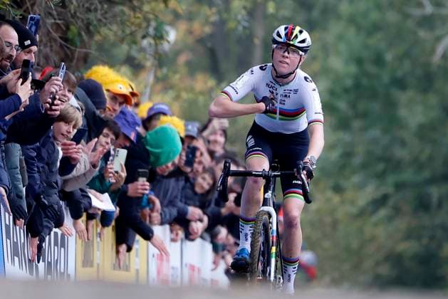 X2O Badkamers Trofee cyclocross - Koppenbergcross 2024 OUDENAARDE, BELGIUM - NOVEMBER 01 : Van Empel Fem (NED) of Visma Lease A Bike wins during the Koppenbergcross, the first leg of the women elite X2O Badkamers Trofee cyclocross series 2024-2025 in Oudenaarde, Belgium, 01 11 2024 Oudenaarde Belgium  Copyright: xJanxDexMeuleneirx