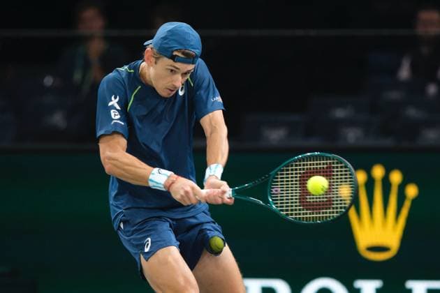 November 1, 2024, Paris, France: ALEX DE MINAUR (AUS) returns the ball to HOLGER RUNE (DEN) during the quarter final of Rolex Paris Masters 1000 tournament at Accor Arena Stadium in Paris France Paris France - ZUMAp119 20241101_zaf_p119_037 Copyright: xPierrexSteveninx