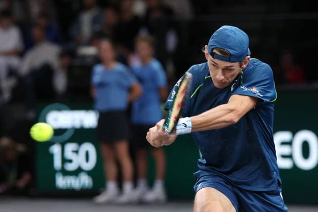 ROLEX PARIS MASTERS TENNIS 2024 Thierry Larret Maxppp. Tennis. Rolex Paris Masters. Accorhotels Arena, Paris (75), Le 1er Novembre 2024. Quart de finale : Holger RUNE (DEN) vs Alex DE MINAUR (AUS); Paris (75) ACCORHOTELS ARENA ILE DE FRANCE FRANCE  Copyright: xMAXPPPxThierryxLarretx TL_20241101_8282 0777578738st