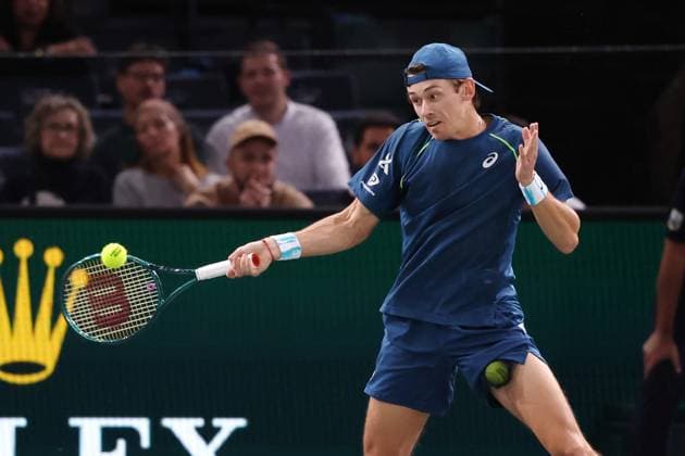 ROLEX PARIS MASTERS TENNIS 2024 Thierry Larret Maxppp. Tennis. Rolex Paris Masters. Accorhotels Arena, Paris (75), Le 1er Novembre 2024. Quart de finale : Holger RUNE (DEN) vs Alex DE MINAUR (AUS); Paris (75) ACCORHOTELS ARENA ILE DE FRANCE FRANCE  Copyright: xMAXPPPxThierryxLarretx TL_20241101_8288 0777578903st