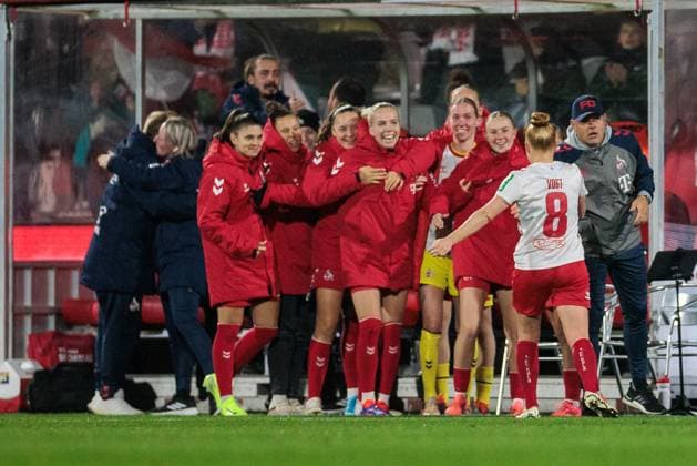 Google Pixel Frauen-Bundesliga, 1. FC Köln - Bayer 04 Leverkusen; 01.11.2024 Jubel zum 1:1 durch Laura Vogt (1. FC Köln, 8) Google Pixel Frauen-Bundesliga, 1. FC Köln - Bayer 04 Leverkusen, Köln, Franz-Kremer-Stadion DFB REGULATIONS PROHIBIT ANY USE OF PHOTOGRAPHS AS IMAGE SEQUENCES AND OR QUASI-VIDEO. Copyright: xBEAUTIFULxSPORTS Wunderlx
