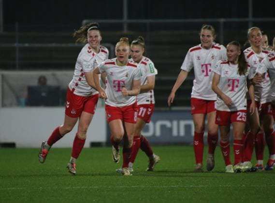 01.11.2024, xgrfx, Fussball Google Pixel Frauen-Bundesliga, 1.FC Köln - Bayer 04 Leverkusen emspor, v.l. Tor, Laura Vogt (1.FC Köln) (DFL DFB REGULATIONS PROHIBIT ANY USE OF PHOTOGRAPHS as IMAGE SEQUENCES and or QUASI-VIDEO) Köln
