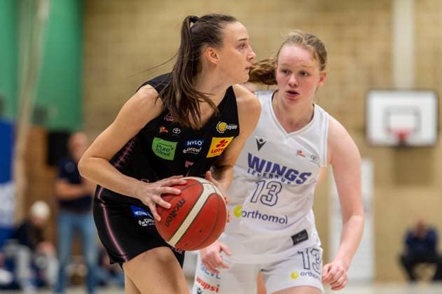 Marusa Senicar (Saarlouis Royals,No.07) und Greta Kröger (Wings Leverkusen,No.13) DEU, Leverkusen, 01.11.2024 Basketball, Toyota 1. Damen-Basketball-Bundesliga, Saison 2024 2025, 6. Spieltag, Wings Leverkusen - Saarlouis Royals Werner-Heisenberg-Halle NRW Germany