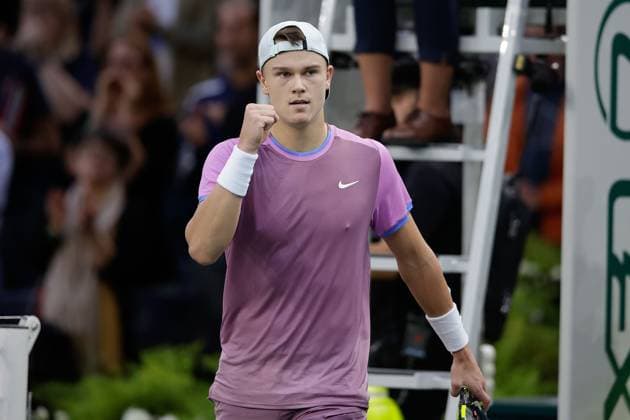 ROLEX PARIS MASTERS TENNIS 2024 Paris, 01.11.2024 Tennis Rolex Paris Masters 2024, Holger Rune - Alex de Minaur v.l., Holger Rune sjubeln jubelt nach Spielende. Copyright: AntonioxBorga