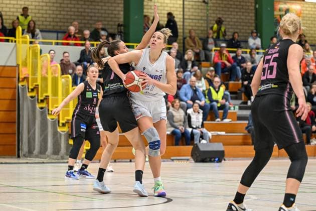 1. Damen Basketball Bundesliga: Orthomol WINGS Leverkusen vs. Saarlouis Royals, 01.11.2024 Lisa Koop (Orthomol WINGS Leverkusen 27), 1. Damen Basketball Bundesliga: Orthomol WINGS Leverkusen vs. Saarlouis Royals am 01.11.2024 in der Sporthalle Werner-Heisenberg-Gymnasium in Opladen (Nordrhein-Westfalen) Copyright: xBEAUTIFULxSPORTS Mueller-Laschetx
