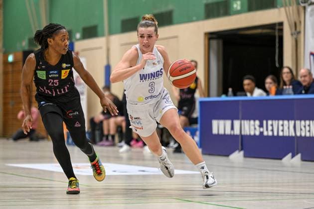 1. Damen Basketball Bundesliga: Orthomol WINGS Leverkusen vs. Saarlouis Royals, 01.11.2024 Nicole Scales (Orthomol WINGS Leverkusen 3), 1. Damen Basketball Bundesliga: Orthomol WINGS Leverkusen vs. Saarlouis Royals am 01.11.2024 in der Sporthalle Werner-Heisenberg-Gymnasium in Opladen (Nordrhein-Westfalen) Copyright: xBEAUTIFULxSPORTS Mueller-Laschetx