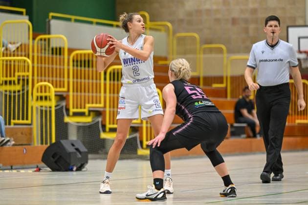 1. Damen Basketball Bundesliga: Orthomol WINGS Leverkusen vs. Saarlouis Royals, 01.11.2024 Cassidy Mihalko (Orthomol WINGS Leverkusen 2), 1. Damen Basketball Bundesliga: Orthomol WINGS Leverkusen vs. Saarlouis Royals am 01.11.2024 in der Sporthalle Werner-Heisenberg-Gymnasium in Opladen (Nordrhein-Westfalen) Copyright: xBEAUTIFULxSPORTS Mueller-Laschetx