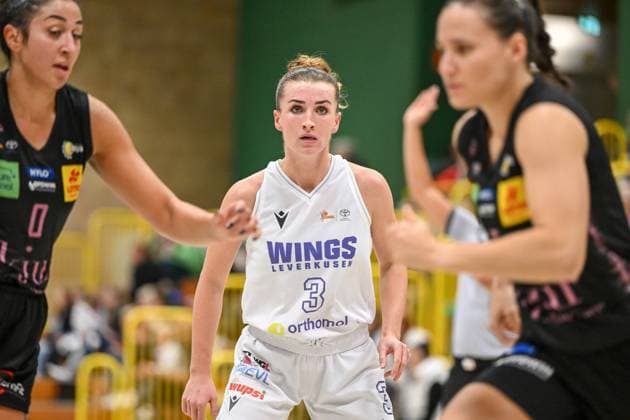 1. Damen Basketball Bundesliga: Orthomol WINGS Leverkusen vs. Saarlouis Royals, 01.11.2024 Nicole Scales (Orthomol WINGS Leverkusen 3), 1. Damen Basketball Bundesliga: Orthomol WINGS Leverkusen vs. Saarlouis Royals am 01.11.2024 in der Sporthalle Werner-Heisenberg-Gymnasium in Opladen (Nordrhein-Westfalen) Copyright: xBEAUTIFULxSPORTS Mueller-Laschetx