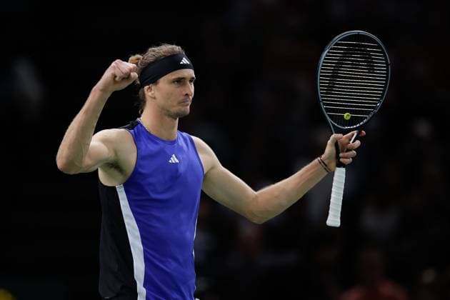 ROLEX PARIS MASTERS TENNIS 2024 Paris, 01.11.2024 Tennis Rolex Paris Masters 2024, Alexander Zverev (GER) - Stefanos Tsitsipas (GRE) v.l., Alexander Zverev (GER) jubeln jubelt nach Spielende. Copyright: AntonioxBorga