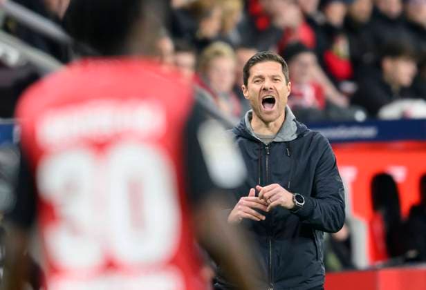 Sport Themen der Woche KW44 Sport Bilder des Tages Trainer Xabier Xabi ALONSO (LEV) Fussball 1. Bundesliga, 9.Spieltag, Bayer 04 Leverkusen (LEV) - VfB Stuttgart (S), am 01.10.2024 in Leverkusen Deutschland. DFL regulations prohibit any use of photographs as image sequences and or quasi-video Â *** Coach Xabier Xabi ALONSO LEV Football 1 Bundesliga, 9 Matchday, Bayer 04 Leverkusen LEV VfB Stuttgart S , on 01 10 2024 in Leverkusen Germany DFL regulations prohibit any use of photographs as image sequences and or quasi video Â
