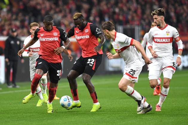 Nordi Mukiele (Bayer 04 Leverkusen), Victor Boniface (Bayer 04 Leverkusen), Anthony Rouault (VfB Stuttgart) und Atakan Karazor (VfB Stuttgart) im Zweikampf waehrend des Spiels der 1. Bundesliga zwischen Bayer 04 Leverkusen und VfB Stuttgart, BayArena am 01. November 2024 in Leverkusen, Deutschland. (Foto von Ralf Treese DeFodi Images) +++ Nordi Mukiele (Bayer 04 Leverkusen), Victor Boniface (Bayer 04 Leverkusen), Anthony Rouault (VfB Stuttgart) und Atakan Karazor (VfB Stuttgart) battle for the ball during the Bundesliga match between Bayer 04 Leverkusen and VfB Stuttgart at BayArena on November 1, 2024 in Leverkusen, Germany. (Photo by Ralf Treese DeFodi Images) DFL regulations prohibit any use of photographs as image sequences and or quasi-video. not used in POL SRB CRO FRA GBR NED ITA USA Defodi-521_LEVVFB20241101_020