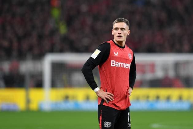 Florian Wirtz (Bayer 04 Leverkusen) schaut waehrend des Spiels der 1. Bundesliga zwischen Bayer 04 Leverkusen und VfB Stuttgart, BayArena am 01. November 2024 in Leverkusen, Deutschland. (Foto von Ralf Treese DeFodi Images) +++ Florian Wirtz (Bayer 04 Leverkusen) looks on during the Bundesliga match between Bayer 04 Leverkusen and VfB Stuttgart at BayArena on November 1, 2024 in Leverkusen, Germany. (Photo by Ralf Treese DeFodi Images) DFL regulations prohibit any use of photographs as image sequences and or quasi-video. not used in POL SRB CRO FRA GBR NED ITA USA Defodi-521_LEVVFB20241101_023