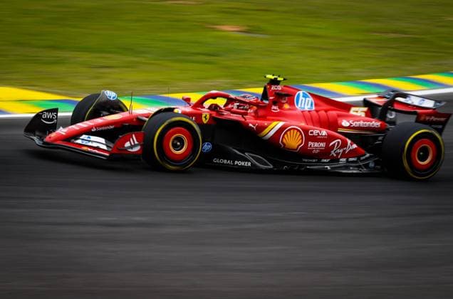 Primeiro dia de treino GP F1 de São Paulo SÃO PAULO, SP - 01.11.2024: PRIMEIRO DIA DE TREINO GP F1 DE SÃO PAULO - This Friday (01) at the Interlagos racetrack, in the south of the capital of São Paulo, the first day of training for the 2024 Lenovo Formula 1 Grand Prix of São Paulo will take place. In the photo, the driver, Carlos Sainz 55, FERRARI. (Photo: Aloisio Mauricio Fotoarena) x2643794x  AloisioxMauricio