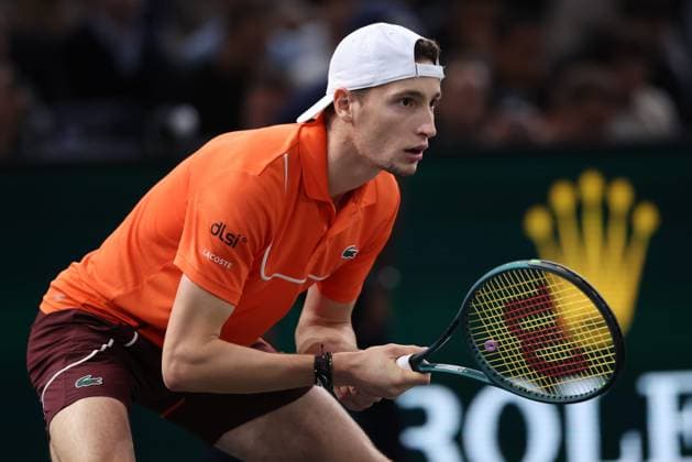 ROLEX PARIS MASTERS TENNIS 2024 Thierry Larret Maxppp. Tennis. Rolex Paris Masters. Accorhotels Arena, Paris (75), Le 1er Novembre 2024. Quart de finale : Jordan THOMPSON (AUS) vs Ugo HUMBERT (FRA). Paris (75) ACCORHOTELS ARENA ILE DE FRANCE FRANCE  Copyright: xMAXPPPxThierryxLarretx TL_20241101_2021 0777592691st