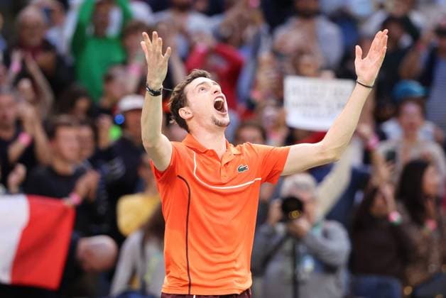 ROLEX PARIS MASTERS TENNIS 2024 Thierry Larret Maxppp. Tennis. Rolex Paris Masters. Accorhotels Arena, Paris (75), Le 1er Novembre 2024. Quart de finale : Jordan THOMPSON (AUS) vs Ugo HUMBERT (FRA). Paris (75) ACCORHOTELS ARENA ILE DE FRANCE FRANCE  Copyright: xMAXPPPxThierryxLarretx TL_20241101_2038 0777592776st