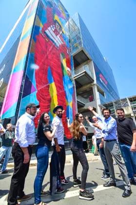 Ricardo nunes meets eduardo kobra at the interlagos race track in sao paulo Sao paulo (sp) 11 01 2024 formula1 gp interlagos sp the mayor of sao paulo, ricardo nunes, attended the interlagos racetrack this friday (1), the first day of formula 1 activities in the city, for a meeting with the artist eduardo kobra, author of a large mural at the racetrack in homage to ayrton senna, the mayor suggested the creation of a new mural telling the entire trajectory of senna from karting to the third formula 1 championship, this friday, november 1, 2024. (Foto: Julio D Paula Thenews2 imago images) SPO  Copyright: xJulioxD Paulax