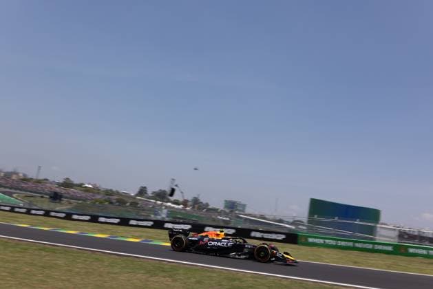 01.11.2024, Autodromo Jose Carlos Pace, Interlagos, FORMULA 1 LENOVO GRANDE PREMIO DE SAO PAULO 2024 , im Bild Sergio Perez (MEX), Oracle Red Bull Racing (Photo by Hasan Bratic DeFodi Images) not used in POL SRB CRO FRA GBR NED ITA USA Defodi-506_20241101_hbr_0100