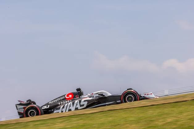 01.11.2024, Autodromo Jose Carlos Pace, Interlagos, FORMULA 1 LENOVO GRANDE PREMIO DE SAO PAULO 2024 , im Bild Oliver Bearman (GBR), MoneyGram Haas F1 Team (Photo by Hasan Bratic DeFodi Images) not used in POL SRB CRO FRA GBR NED ITA USA Defodi-506_20241101_hbr_0103