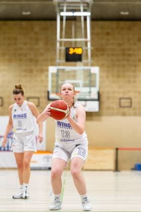 Freiwurf Greta Kröger (Wings Leverkusen,No.13) DEU, Leverkusen, 01.11.2024 Basketball, Toyota 1. Damen-Basketball-Bundesliga, Saison 2024 2025, 6. Spieltag, Wings Leverkusen - Saarlouis Royals Werner-Heisenberg-Halle NRW Germany
