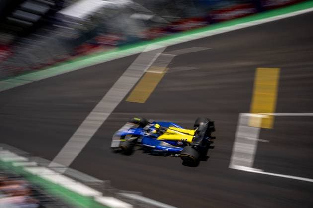 SAO PAULO, BRAZIL: Franco Colapinto, racing for the Williams Racing team during the 2024 Formula 1 Sao Paulo Grand Prix at the Interlagos Circuit in Sao Paulo, Brazil