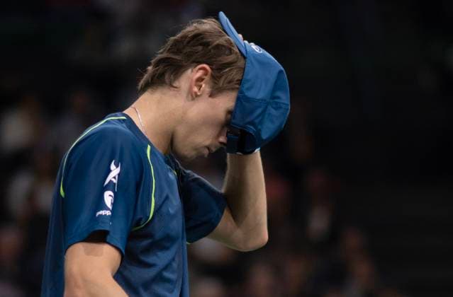 (241102) -- PARIS, Nov. 2, 2024 -- Alex De Minaur of Australia reacts during the singles quarter-final match between Holger Rune of Denmark and Alex De Minaur of Australia at Paris ATP, Tennis Herren Masters 1000 tennis tournament in Paris, France, Nov. 1, 2024. (Photo by Xinhua) (SP)FRANCE-PARIS-TENNIS-ATP-MASTERS NehaxGaneriwal 