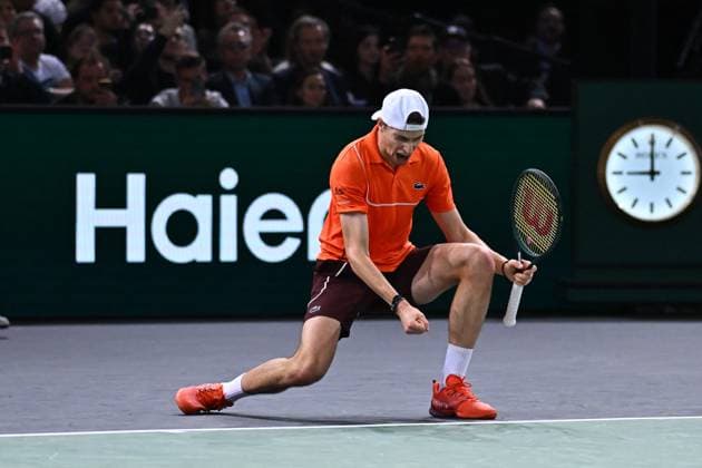 Rolex Paris Masters - Humbert s Quarter-Final Ugo Humbert (FRA) during his quarter final match at the 2024 Rolex Paris Masters at the Accor Arena in Paris, France, on November 1, 2024. Photo by Corinne Dubreuil ABACAPRESS.COM Paris France  Copyright: xDubreuilxCorinne ABACAx