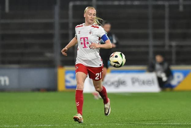 Fußball Google Pixel Frauen-Bundesliga Saison 2024 2025 8. Spieltag: 1. FC Köln - Bayer 04 Leverkusen am 01.11.2024 im Franz-Kremer-Stadion in Köln Anna Gerhardt ( 1. FC Köln ) DFB regulations prohibit any use of photographs as image sequences and or quasi-video. Nordrhein-Westfalen Deutschland