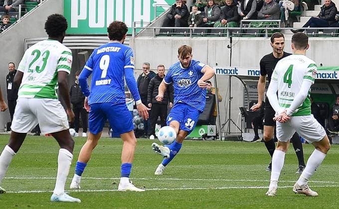 02.11.2024, xhbx, Fussball 2.Bundesliga, Spvgg Greuther Fuerth - SV Darmstadt 98 emspor, v.l. Killian Corredor (SV Darmstadt 98 U19) (DFL DFB REGULATIONS PROHIBIT ANY USE OF PHOTOGRAPHS as IMAGE SEQUENCES and or QUASI-VIDEO) Fuerth