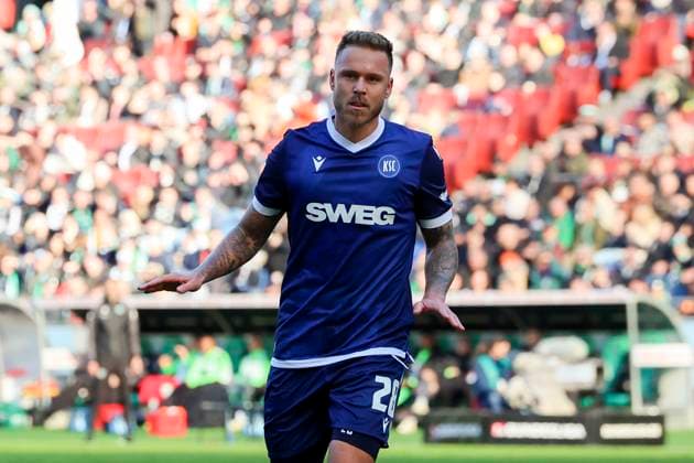 Marcel Franke (Karlsruher SC) bejubelt seinen Treffer zum 0:1, 2. Bundesliga, Hannover 96 vs Karlsruher SC, Heinz von Heiden Arena am 02. November 2024 in Hannover, Deutschland. (Foto von Marco Steinbrenner DeFodi Images) Marcel Franke (Karlsruher SC) celebrates after scoring his teams first goal, 2. Bundesliga, Hannover 96 vs Karlsruher SC, Heinz von Heiden Arena, November 2, 2024 in Hanover, Germany. (Photo by Marco Steinbrenner DeFodi Images) DFB DFL REGULATIONS PROHIBIT ANY USE OF PHOTOGRAPHS AS IMAGE SEQUENCES AND OR QUASI-VIDEO. not used in POL SRB CRO FRA GBR NED ITA USA Defodi-700_hannover_ksc_20241102_023