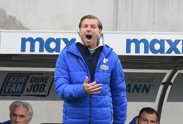 02.11.2024, xhbx, Fussball 2.Bundesliga, Spvgg Greuther Fuerth - SV Darmstadt 98 emspor, v.l. Trainer Florian Kohfeldt (SV Darmstadt 98) (DFL DFB REGULATIONS PROHIBIT ANY USE OF PHOTOGRAPHS as IMAGE SEQUENCES and or QUASI-VIDEO) Fuerth