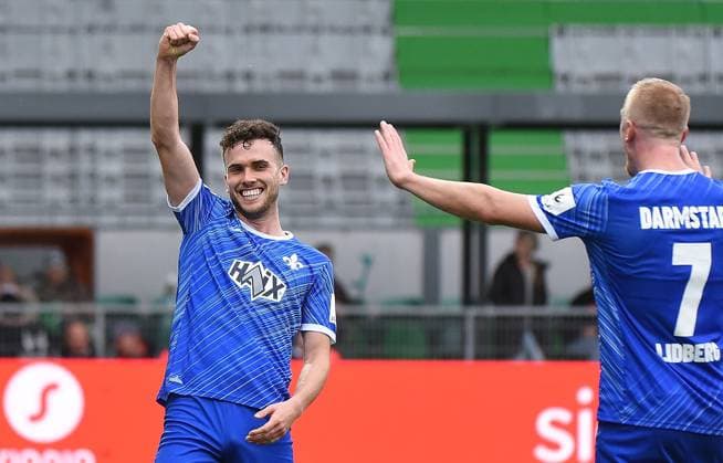 02.11.2024, xhbx, Fussball 2.Bundesliga, Spvgg Greuther Fuerth - SV Darmstadt 98 emspor, v.l. Torjubel, Goal celebration, celebrate the goal 0:5 durch Segio Lopez (SV Darmstadt 98) (DFL DFB REGULATIONS PROHIBIT ANY USE OF PHOTOGRAPHS as IMAGE SEQUENCES and or QUASI-VIDEO) Fuerth