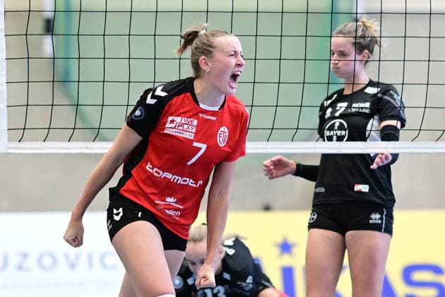 Sport Bilder des Tages Volleyball I Frauen I Saison 2024-2025 I 2. Bundesliga Pro I 6. Spieltag I Hamburger SV - BayerVolleys Leverkusen I 2.11.2024 Leonie Körtzinger (7, ETV Hamburg) schreit vor Freude - Lena Rößler (7, BayerVolleys Leverkusen) muss erstmal durchatmen Hamburg ETV Sporthalle Hamburg Deutschland Copyright: xLobeca AndreasxHannigx