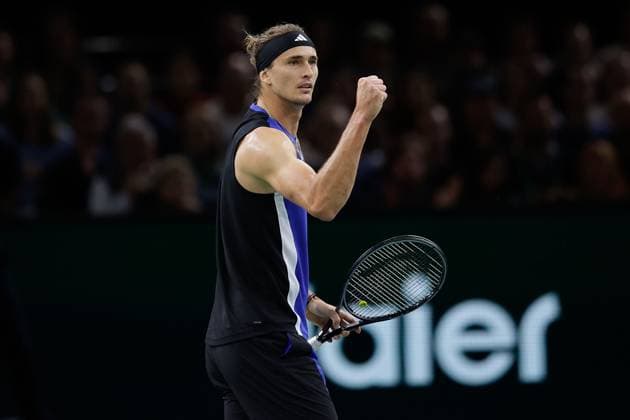 ROLEX PARIS MASTERS TENNIS 2024 Paris, 02.11.2024 Halbfinale, Holger Rune (DK) - Alexander Zverev (GER) v.l. Alexander Zverev (GER) jubelt Copyright: AntonioxBorga