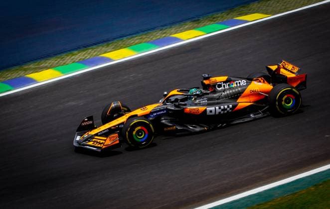 Corrida Sprint e classificação GP F1 SP SÃO PAULO, SP - 02.11.2024: CORRIDA SPRINT E CLASSIFICAÇÃO GP F1 SP - This Saturday (02), at the Interlagos Race Track, in the south of the capital of São Paulo, the Sprint race day and classification for the Lenovo Formula 1 São Paulo Grand Prix 2024 will take place. In the photo, driver, Oscar Piastri 81, McLAREN. (Photo: Aloisio Mauricio Fotoarena) x2644364x  AloisioxMauricio