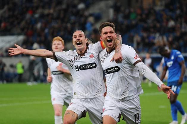 02.11.2024, xtvx, Fussball 1.Bundesliga, TSG 1899 Hoffenheim - FC St.Pauli emspor, v.l. Goal scored, Tor zum 0:2 Andreas Albers (FC St. Pauli) Torjubel, Goal celebration, celebrate the goal, celebrates scoring (DFL DFB REGULATIONS PROHIBIT ANY USE OF PHOTOGRAPHS as IMAGE SEQUENCES and or QUASI-VIDEO) Sinsheim