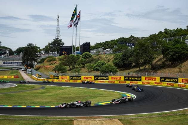27 HULKENBERG Nico (ger), Haas F1 Team VF-24 Ferrari, 50 BEARMAN Ollie (gbr), Haas F1 Team VF-24 Ferrari, action during the Formula 1 Grande Premio de Sao Paulo 2024, 21th round of the 2024 Formula One World Championship, WM, Weltmeisterschaft from November 1 to 3, 2024 on the Interlagos Circuit, in Sao Paulo, Brazil - F1 - SAO PAULO GRAND PRIX 2024 DPPI Panoramic  241102_R21_BRASILE_DP_FGDN9028
