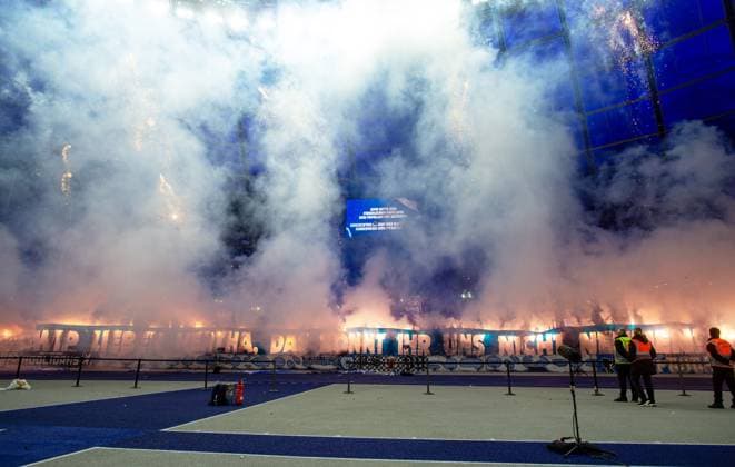 Fussball, Herren, Saison 2024 2025, 2. Bundesliga (11. Spieltag), Hertha BSC - 1. FC Köln, Fans von Hertha zünden Pyrotechnik, 02.11. 2024,