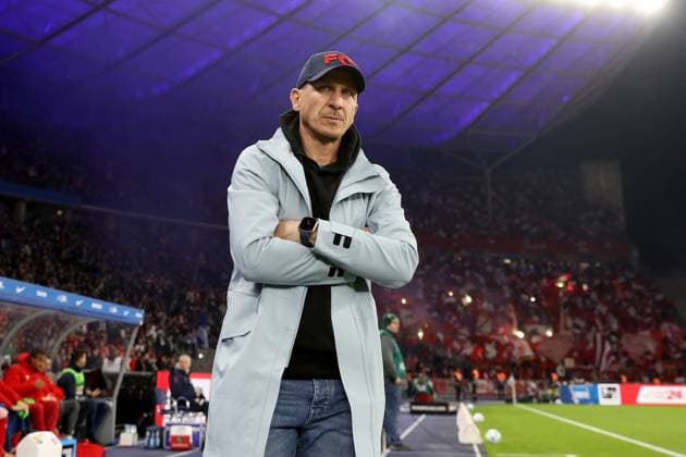 02.11.2024, xtgx, Fussball 2.Bundesliga, Hertha BSC Berlin - 1.FC Köln emspor, v.l. Trainer head coach Gerhard Struber (1.FC Köln, Koeln) (DFL DFB REGULATIONS PROHIBIT ANY USE OF PHOTOGRAPHS as IMAGE SEQUENCES and or QUASI-VIDEO) Berlin