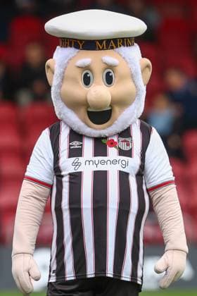 Sport Themen der Woche KW44 Sport Bilder des Tages Grimsby Town FC v Wealdstone FA Cup 02 11 2024. Mighty Mariner mascot of Grimsby Town during the FA Cup match between Grimsby Town FC and Wealdstone at Blundell Park, Grimsby, United Kingdom on 2 November 2024. Editorial use only DataCo restrictions apply See www.football-dataco.com , Copyright: xJezxTighex PSI-20733-0088