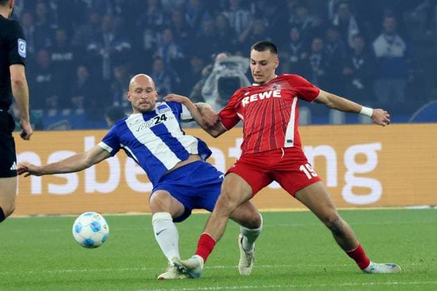 DEU, DFL, 2. FBL, Hertha BSC vs. 1.FC Koeln, 02.11.2024, Berliner Olympiastadion, Berlin, DEU, DFL, 2. FBL, Hertha BSC vs. 1.FC Koeln, im Bild Toni Leistner (Hertha BSC Berlin 37), Tim Lemperle (1.FC Koeln 19) DFL - regulations prohibit any use of Photographs as image sequences and or quasi-video Foto: Juergen Engler nordphoto GmbH