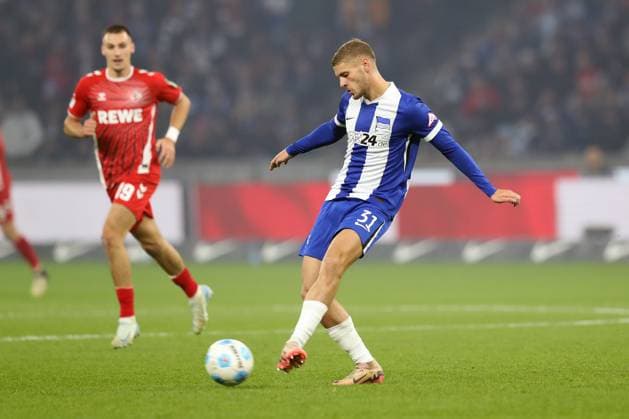 02.11.2024, xtgx, Fussball 2.Bundesliga, Hertha BSC Berlin - 1.FC Köln emspor, v.l. Marton Dardai (Hertha BSC Berlin) (DFL DFB REGULATIONS PROHIBIT ANY USE OF PHOTOGRAPHS as IMAGE SEQUENCES and or QUASI-VIDEO) Berlin